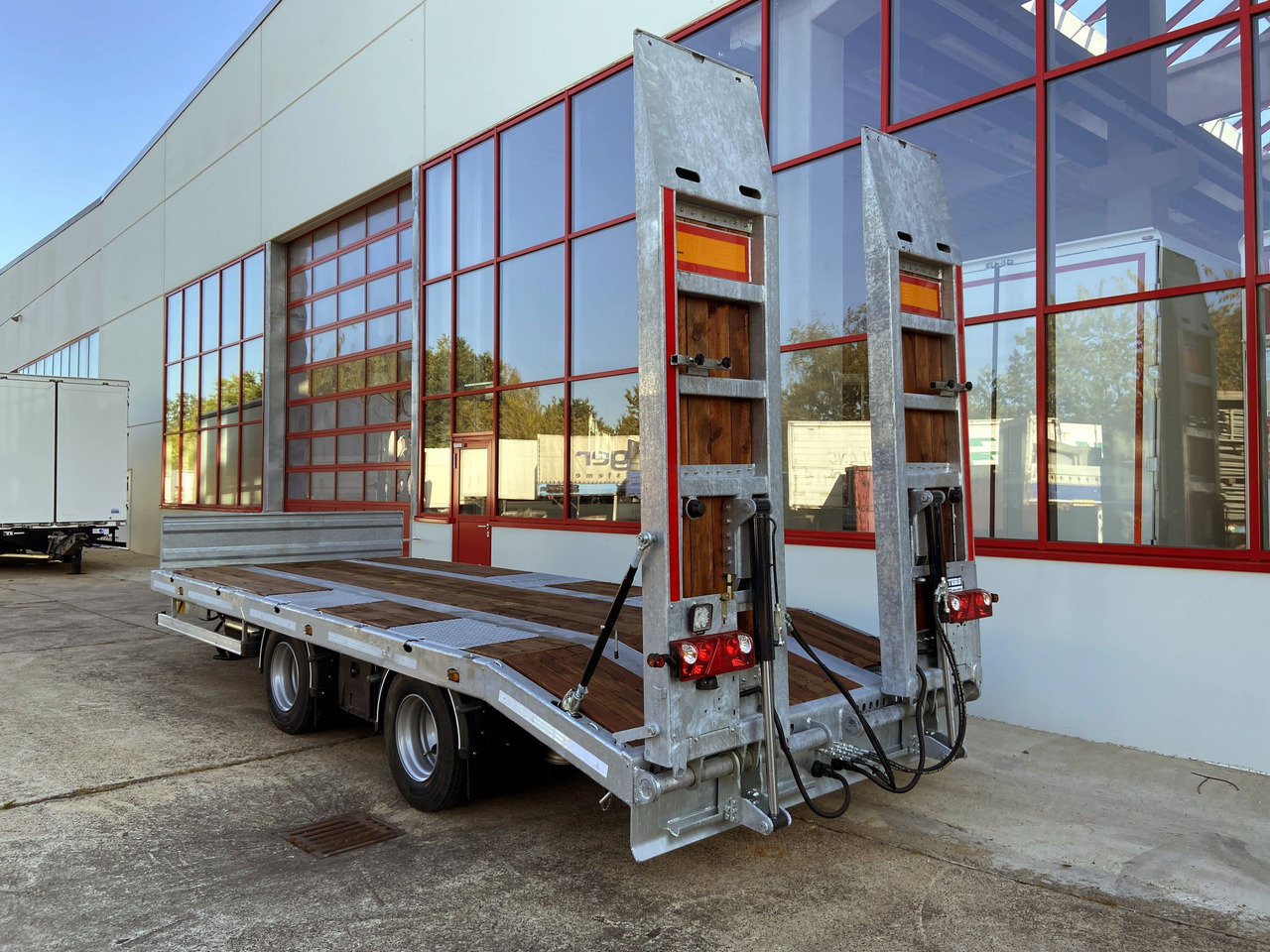 Möslein TT21-7,2 Hydr  21 t Tandemtieflader, hydr. Rampen, NEU - Reboque baixa: foto 5 Möslein TT21-7,2 Hydr  21 t Tandemtieflader, hydr. Rampen, NEU - Reboque baixa: foto 5