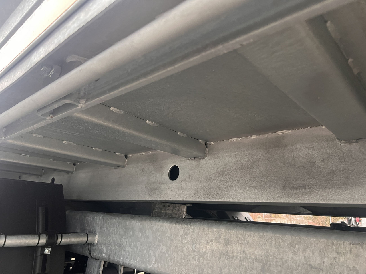 Möslein TTD 19 AB neuer 19 t Tandemkipper TiefladerGitteraufsatz - Reboque basculante: foto 4 Möslein TTD 19 AB neuer 19 t Tandemkipper TiefladerGitteraufsatz - Reboque basculante: foto 4