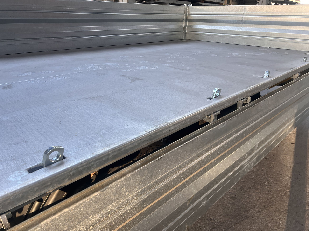 Möslein TTD 19 B neuer 19 t Tandemkipper- Tieflader - Reboque basculante: foto 2 Möslein TTD 19 B neuer 19 t Tandemkipper- Tieflader - Reboque basculante: foto 2