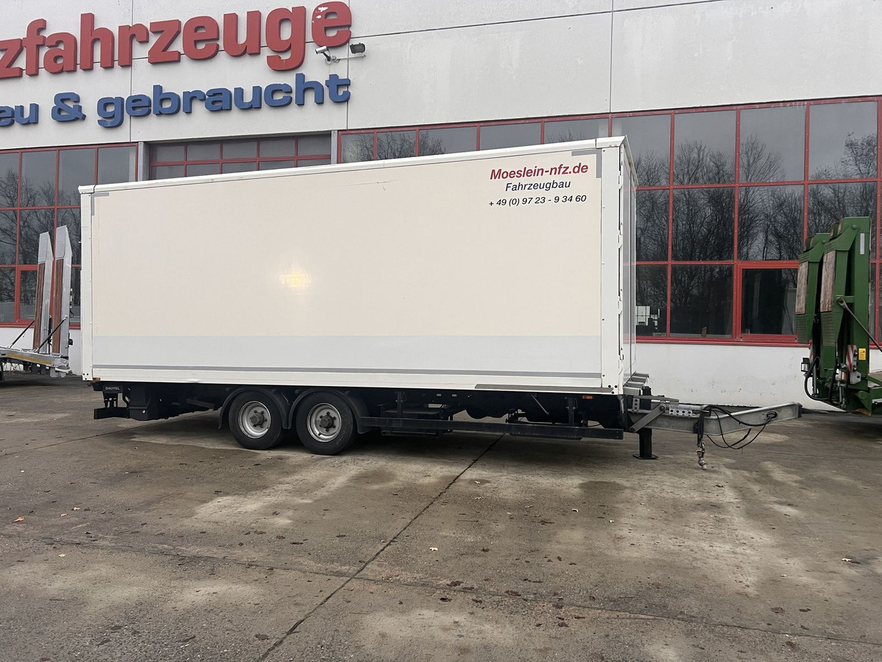Möslein Tandem Koffer mit Ladebordwand 1,5 t + Durchlad - Reboque furgão: foto 5 Möslein Tandem Koffer mit Ladebordwand 1,5 t + Durchlad - Reboque furgão: foto 5