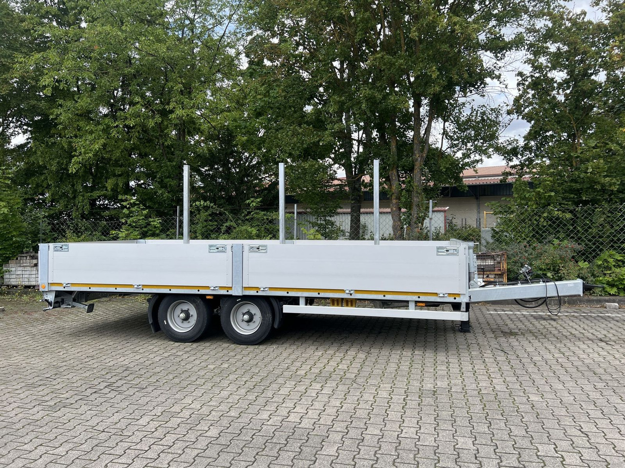 Möslein Tandem- Pritschenanhänger- Tieflader - Reboque baixa: foto 1 Möslein Tandem- Pritschenanhänger- Tieflader - Reboque baixa: foto 1