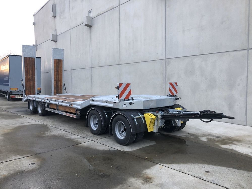 Möslein neuer 4 Achs Tieflader hydraulischen Rampen - Reboque baixa: foto 2 Möslein neuer 4 Achs Tieflader hydraulischen Rampen - Reboque baixa: foto 2