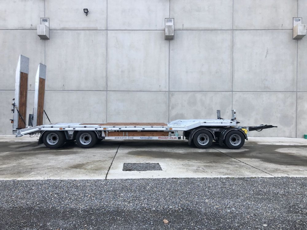 Möslein neuer 4 Achs Tieflader hydraulischen Rampen - Reboque baixa: foto 2 Möslein neuer 4 Achs Tieflader hydraulischen Rampen - Reboque baixa: foto 2