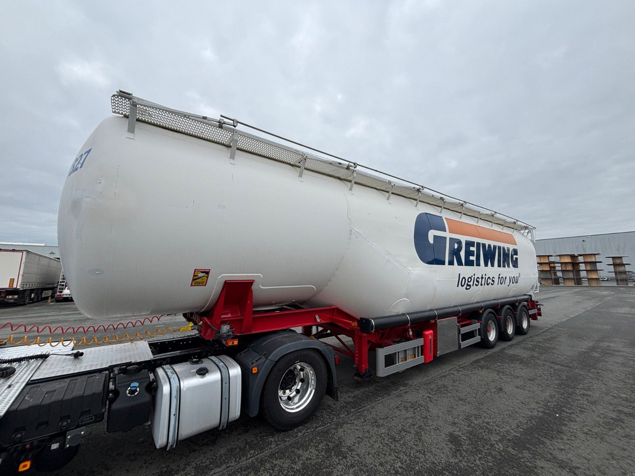 Kässbohrer SSK-90 mit E-Hydraulik - Semi-reboque silo: foto 3 Kässbohrer SSK-90 mit E-Hydraulik - Semi-reboque silo: foto 3