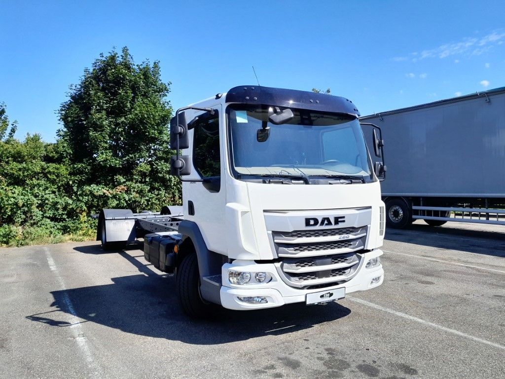 DAF FA XB 260 12t - Camião chassi: foto 3 DAF FA XB 260 12t - Camião chassi: foto 3