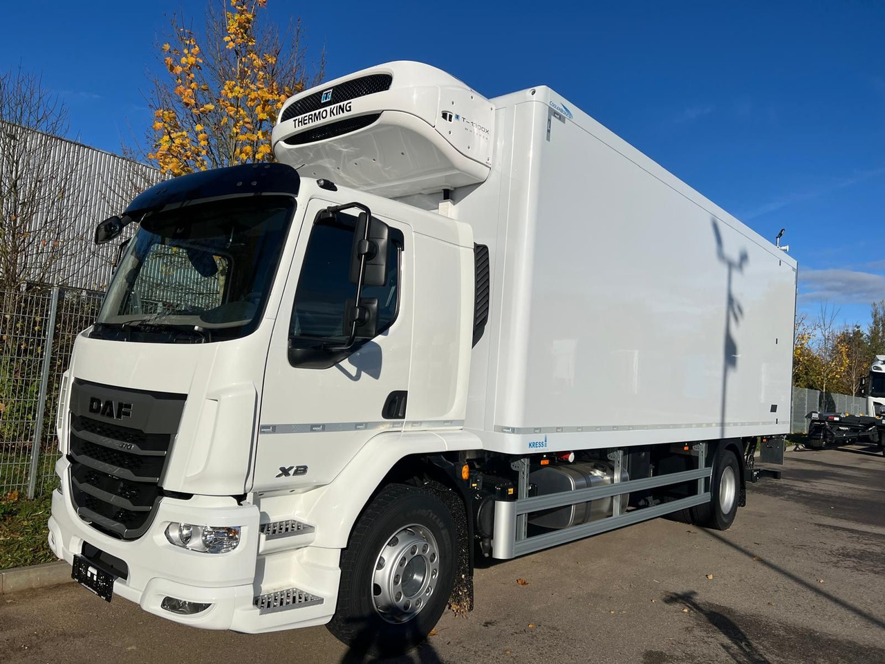 DAF FA XB 310 18t Kress Kühlaufbau - Camião frigorífico: foto 1 DAF FA XB 310 18t Kress Kühlaufbau - Camião frigorífico: foto 1