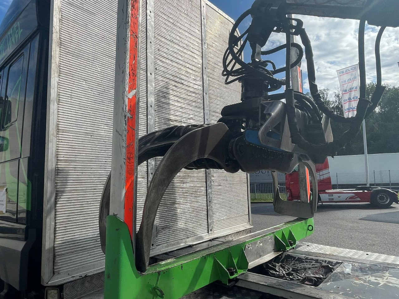 DAF FAT XF 530 SSC, Holztransport, Greifer mit Säge - Camião de transporte de madeira, Camião grua: foto 5 DAF FAT XF 530 SSC, Holztransport, Greifer mit Säge - Camião de transporte de madeira, Camião grua: foto 5