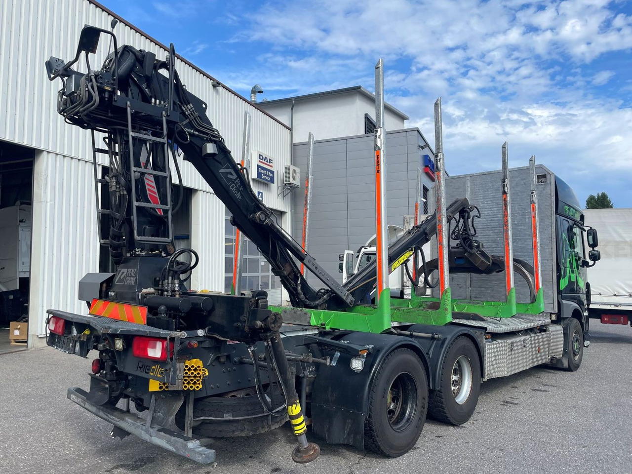 DAF FAT XF 530 SSC, Holztransport, Greifer mit Säge - Camião de transporte de madeira, Camião grua: foto 3 DAF FAT XF 530 SSC, Holztransport, Greifer mit Säge - Camião de transporte de madeira, Camião grua: foto 3