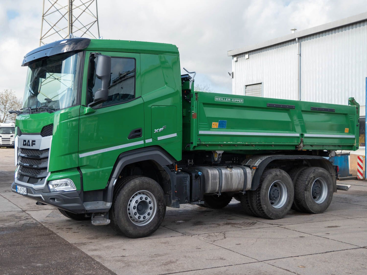 DAF FAT XFC 530 SL Meiller TRIGENIUS D 316 DAF FAT XFC 530 SL Meiller TRIGENIUS D 316 - Camião basculante: foto 1 DAF FAT XFC 530 SL Meiller TRIGENIUS D 316 DAF FAT XFC 530 SL Meiller TRIGENIUS D 316 - Camião basculante: foto 1