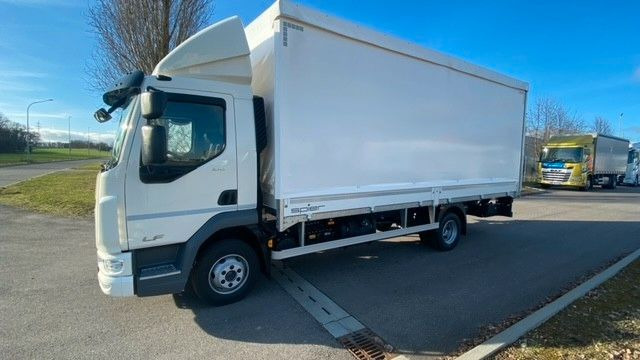 DAF LF 210 8t Pritsche-Plane LBW Tageszulassung DAF FA LF 210 08t Spier Pritsche-Plane - Camião de lona: foto 1 DAF LF 210 8t Pritsche-Plane LBW Tageszulassung DAF FA LF 210 08t Spier Pritsche-Plane - Camião de lona: foto 1