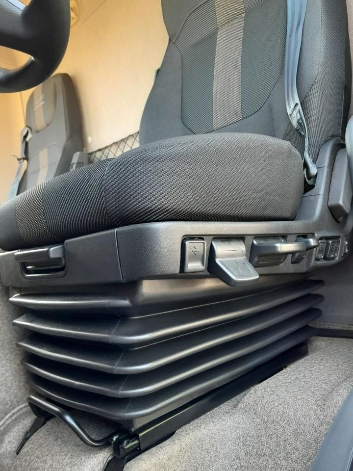 Locação financeira de DAF XB 310 FA 18t Getränkeaufbau DAF XB 310 FA 18t Getränkeaufbau DAF XB 310 FA 18t Getränkeaufbau DAF XB 310 FA 18t Getränkeaufbau: foto 7