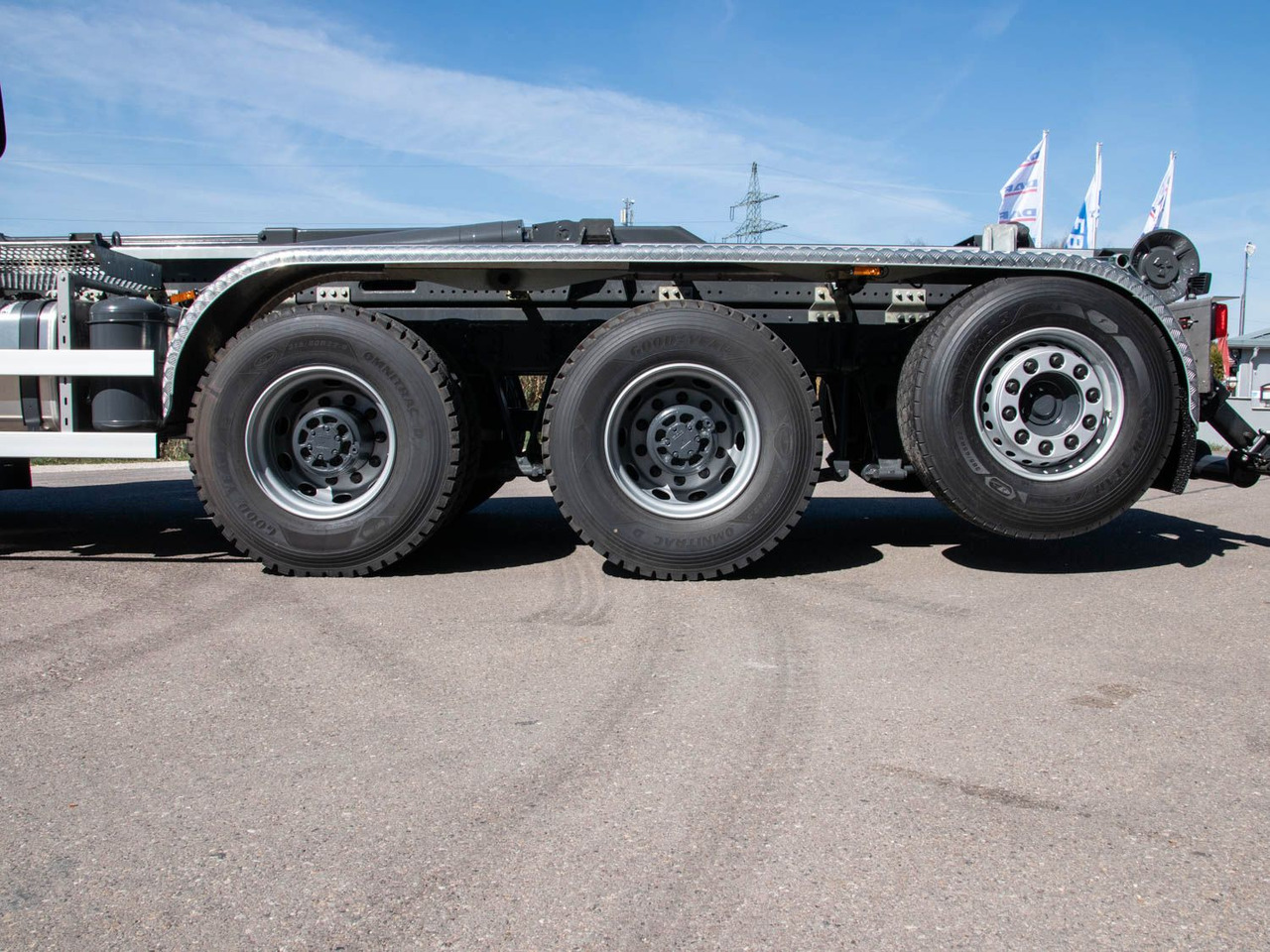 DAF XF 530 FAW mit VDL Abrollkipper DAF XF 530 FAW mit VDL Abrollkipper - Camião polibenne: foto 5 DAF XF 530 FAW mit VDL Abrollkipper DAF XF 530 FAW mit VDL Abrollkipper - Camião polibenne: foto 5
