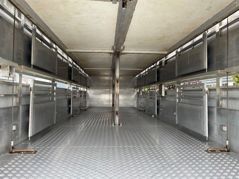 DAF XF 460 2017 berdex 3 lagen varkens - Camião transporte de gado: foto 5 DAF XF 460 2017 berdex 3 lagen varkens - Camião transporte de gado: foto 5