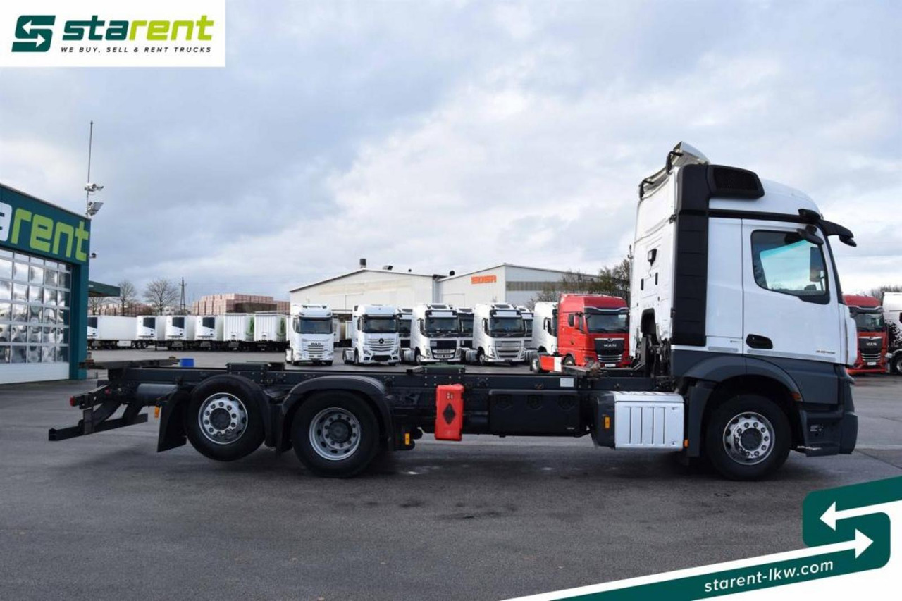 Mercedes Benz Actros 2645L Retarder Mirror Cam NAVI Liftachse - Camião chassi: foto 4 Mercedes Benz Actros 2645L Retarder Mirror Cam NAVI Liftachse - Camião chassi: foto 4
