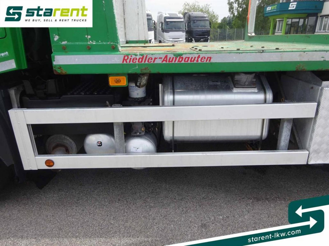 Camião de transporte de madeira Volvo FH16 550 6x4 Holzaufbau mit Kran (Loglift 145Z): foto 15