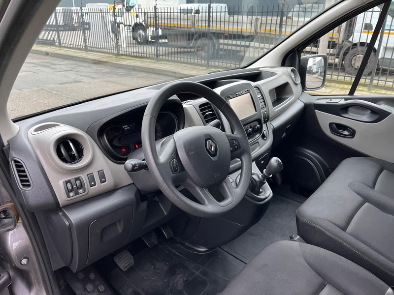 Fotografia de interior 1: Furgão compacto Renault Trafic 16 DCI L2 H1 125 pk, Airco