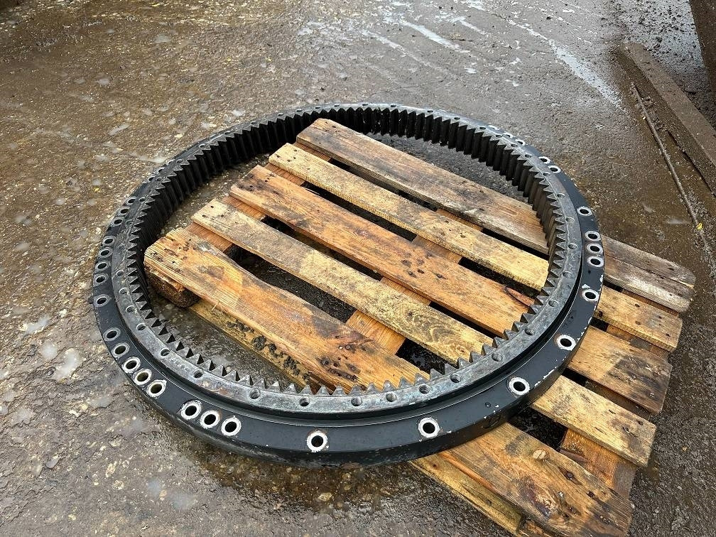 CAT 323 slew ring - Eixo e peças para Máquina de construção: foto 1 CAT 323 slew ring - Eixo e peças para Máquina de construção: foto 1