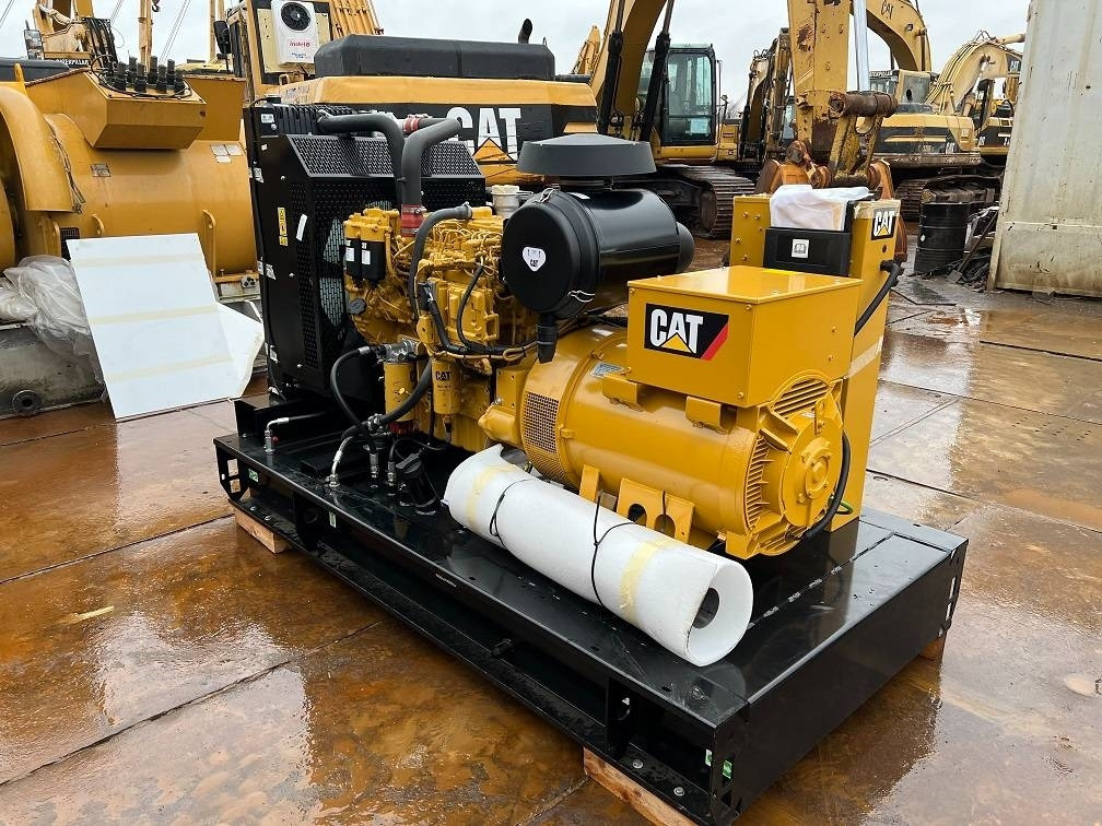 CAT DE 200 E3 200 kva 160kw 10 units availble UNUSED - Gerador elétrico: foto 4 CAT DE 200 E3 200 kva 160kw 10 units availble UNUSED - Gerador elétrico: foto 4