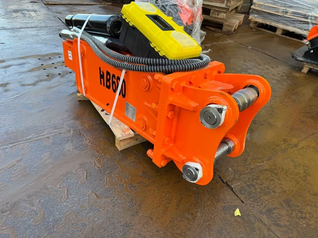HB 680 hammer 4.5/6 ton - Martelo hidráulico para Máquina de construção: foto 2 HB 680 hammer 4.5/6 ton - Martelo hidráulico para Máquina de construção: foto 2