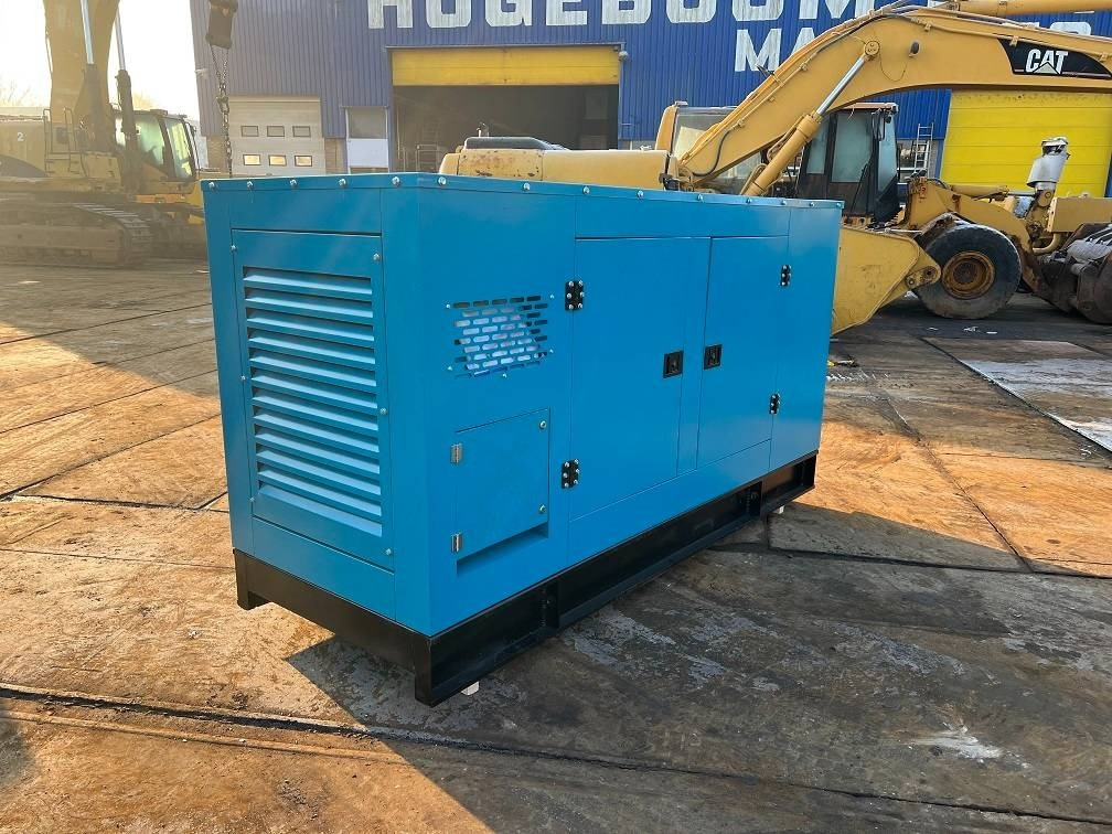Ricardo 100KVA (80KW) SILENT GENERATOR 3 PHASE 50HZ 400V - Gerador elétrico: foto 4 Ricardo 100KVA (80KW) SILENT GENERATOR 3 PHASE 50HZ 400V - Gerador elétrico: foto 4