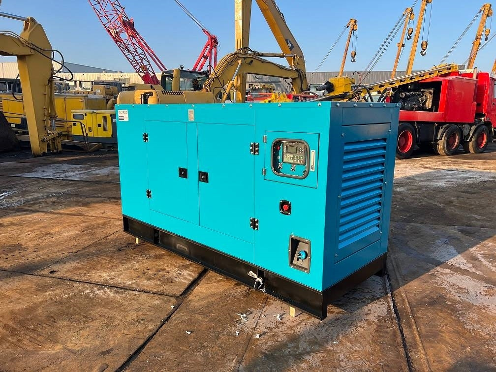 Ricardo 150KVA (120KW) SILENT GENERATOR 3 PHASE 50HZ 400V - Gerador elétrico: foto 3 Ricardo 150KVA (120KW) SILENT GENERATOR 3 PHASE 50HZ 400V - Gerador elétrico: foto 3