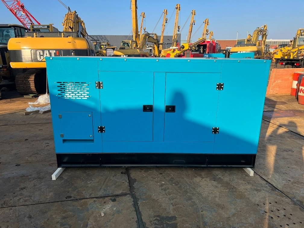 Ricardo 200KVA (160KW) SILENT GENERATOR 3 PHASE 50HZ 400V - Gerador elétrico: foto 5 Ricardo 200KVA (160KW) SILENT GENERATOR 3 PHASE 50HZ 400V - Gerador elétrico: foto 5