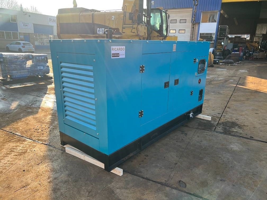 Ricardo 200KVA (160KW) SILENT GENERATOR 3 PHASE 50HZ 400V - Gerador elétrico: foto 2 Ricardo 200KVA (160KW) SILENT GENERATOR 3 PHASE 50HZ 400V - Gerador elétrico: foto 2