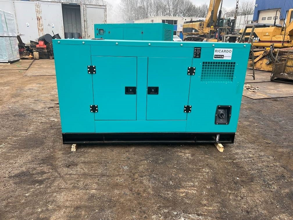 Ricardo 50KVA 40KW SILENT GENERATOR 3 PHASE 50HZ 400V NEW - Gerador elétrico: foto 5 Ricardo 50KVA 40KW SILENT GENERATOR 3 PHASE 50HZ 400V NEW - Gerador elétrico: foto 5