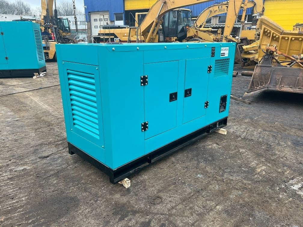 Ricardo 50KVA 40KW SILENT GENERATOR 3 PHASE 50HZ 400V NEW - Gerador elétrico: foto 4 Ricardo 50KVA 40KW SILENT GENERATOR 3 PHASE 50HZ 400V NEW - Gerador elétrico: foto 4
