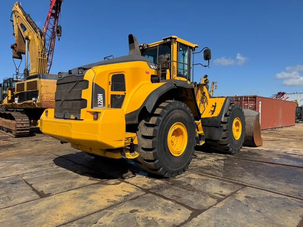 Volvo L 220 H ( WITH NEW TYRES ) - Pá carregadora de rodas: foto 5 Volvo L 220 H ( WITH NEW TYRES ) - Pá carregadora de rodas: foto 5