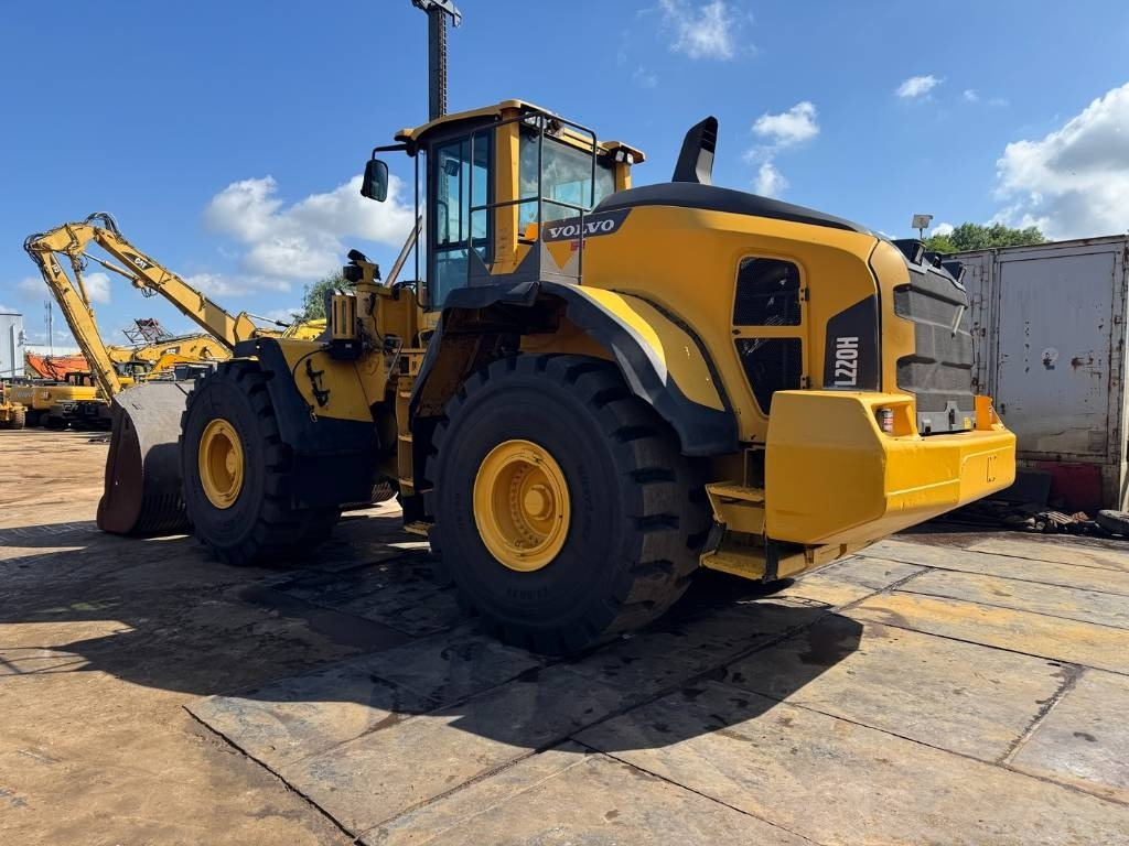 Volvo L 220 H ( WITH NEW TYRES ) - Pá carregadora de rodas: foto 3 Volvo L 220 H ( WITH NEW TYRES ) - Pá carregadora de rodas: foto 3