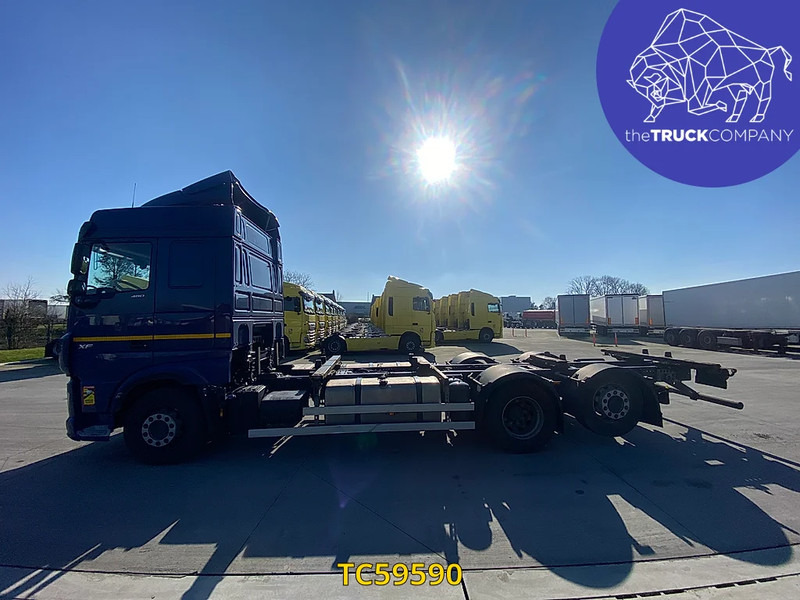 DAF XF Euro6 480 - Camião transportador de contêineres/ Caixa móvel: foto 2 DAF XF Euro6 480 - Camião transportador de contêineres/ Caixa móvel: foto 2