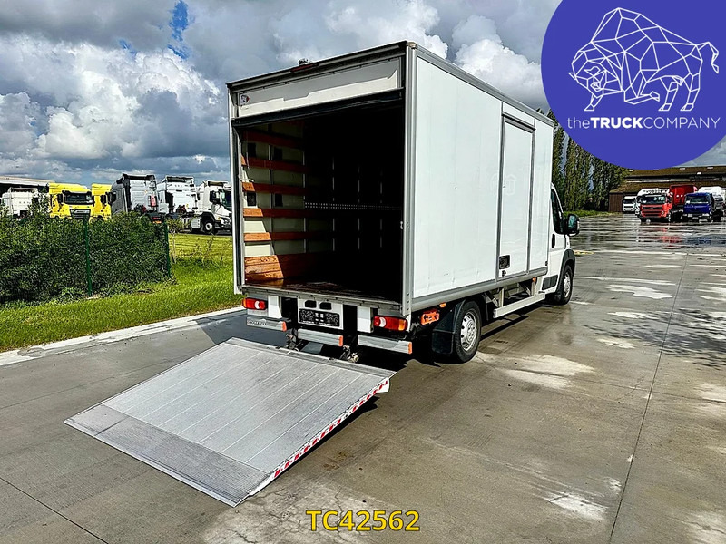 Fiat Ducato meubelbak + lift 3.0D automaat - Carrinha de contentor: foto 3 Fiat Ducato meubelbak + lift 3.0D automaat - Carrinha de contentor: foto 3