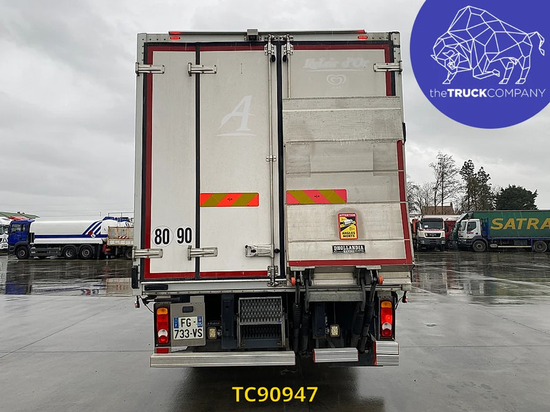 Renault D 210 - Camião frigorífico: foto 4 Renault D 210 - Camião frigorífico: foto 4