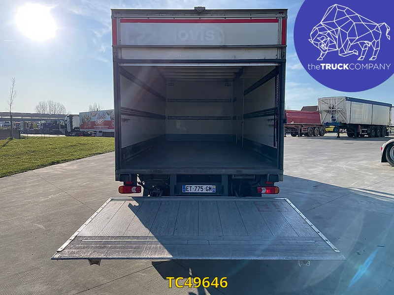 Renault D 240 - Camião furgão: foto 5 Renault D 240 - Camião furgão: foto 5