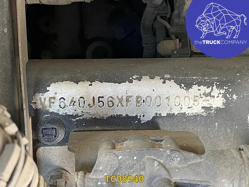 Renault D 240 - Camião furgão: foto 3 Renault D 240 - Camião furgão: foto 3