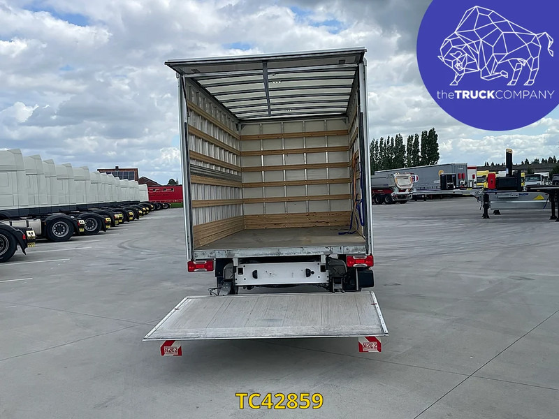 Volkswagen Crafter 2.0 TDI BOX + LIFT - Carrinha de contentor: foto 1 Volkswagen Crafter 2.0 TDI BOX + LIFT - Carrinha de contentor: foto 1