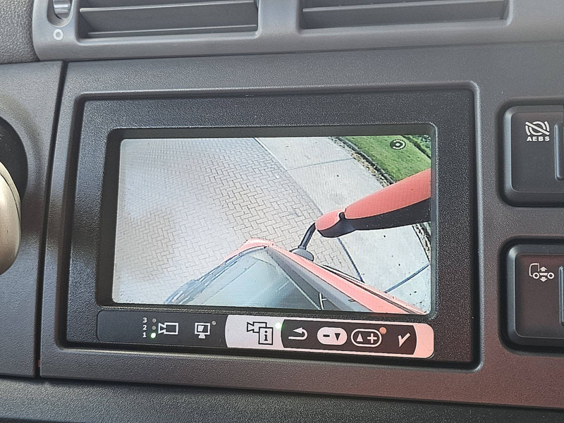 Camião chassi DAF CF 290 SPACECAB WB 570: foto 16