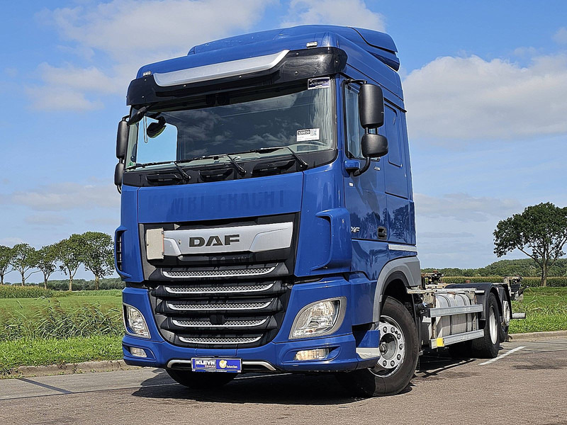 DAF XF 480 - Camião transportador de contêineres/ Caixa móvel: foto 1 DAF XF 480 - Camião transportador de contêineres/ Caixa móvel: foto 1