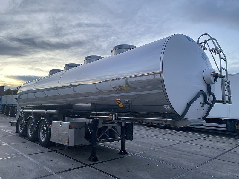ETA SR3A FOODSTUFF MILK 4 COMP 29M3 - Semi-reboque cisterna: foto 3 ETA SR3A FOODSTUFF MILK 4 COMP 29M3 - Semi-reboque cisterna: foto 3
