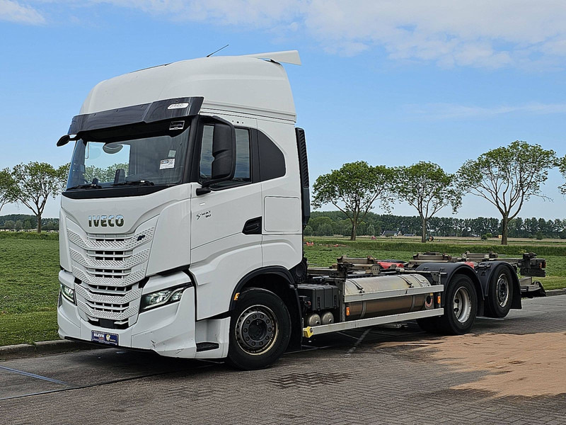 Iveco S-WAY AS260S46 LNG INT. STEERAXLE - Camião transportador de contêineres/ Caixa móvel: foto 2 Iveco S-WAY AS260S46 LNG INT. STEERAXLE - Camião transportador de contêineres/ Caixa móvel: foto 2