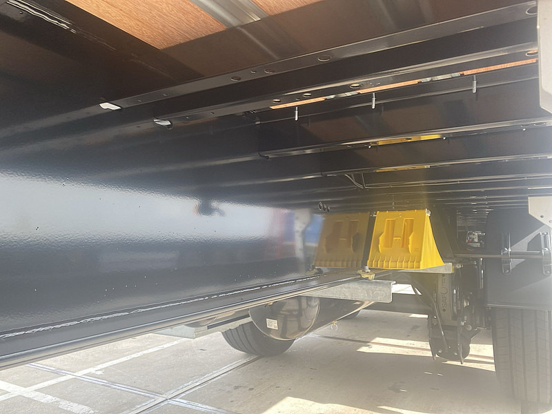 Semi-reboque furgão KLEYN TRAILERS TFSH 18 KOFFER: foto 10