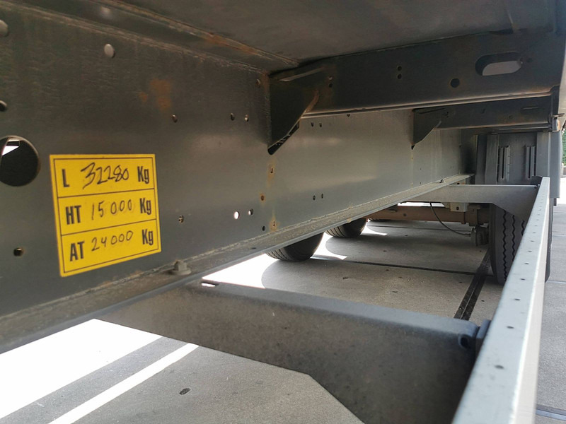 Semi-reboque de lona Krone SDP 02 BÄR 2 TONS TAILLIFT: foto 9 Semi-reboque de lona Krone SDP 02 BÄR 2 TONS TAILLIFT: foto 9