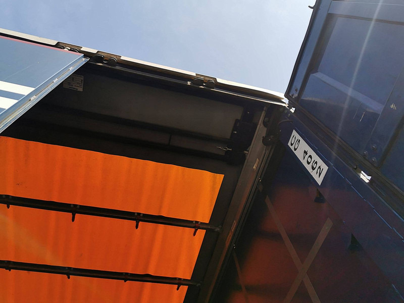 Semi-reboque de lona Krone SDP 02 BÄR 2 TONS TAILLIFT: foto 11 Semi-reboque de lona Krone SDP 02 BÄR 2 TONS TAILLIFT: foto 11