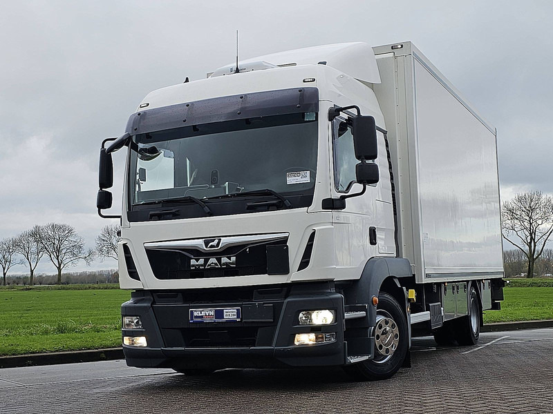 MAN 12.250 TGM LX HEATER 2T LIFT - Camião furgão: foto 1 MAN 12.250 TGM LX HEATER 2T LIFT - Camião furgão: foto 1