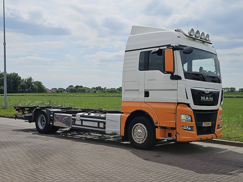 MAN 18.400 TGX XLX INTARDER LIFT 2T - Camião transportador de contêineres/ Caixa móvel: foto 5 MAN 18.400 TGX XLX INTARDER LIFT 2T - Camião transportador de contêineres/ Caixa móvel: foto 5