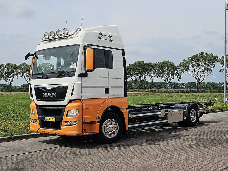 MAN 18.400 TGX XLX INTARDER LIFT 2T - Camião transportador de contêineres/ Caixa móvel: foto 2 MAN 18.400 TGX XLX INTARDER LIFT 2T - Camião transportador de contêineres/ Caixa móvel: foto 2