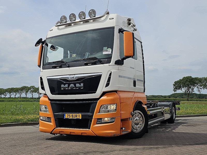 MAN 18.400 TGX XLX INTARDER LIFT 2T - Camião transportador de contêineres/ Caixa móvel: foto 1 MAN 18.400 TGX XLX INTARDER LIFT 2T - Camião transportador de contêineres/ Caixa móvel: foto 1