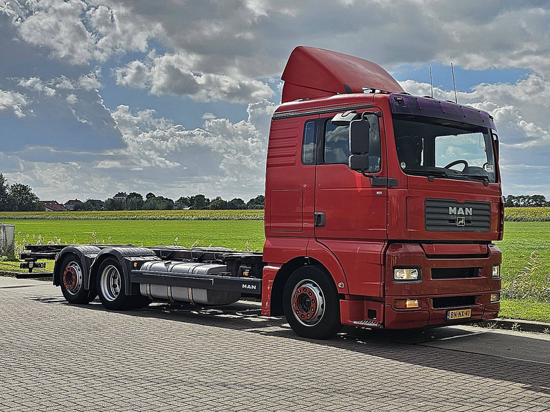 MAN 26.360 TGA XL MANUAL NL-TRUCK - Camião transportador de contêineres/ Caixa móvel: foto 5 MAN 26.360 TGA XL MANUAL NL-TRUCK - Camião transportador de contêineres/ Caixa móvel: foto 5