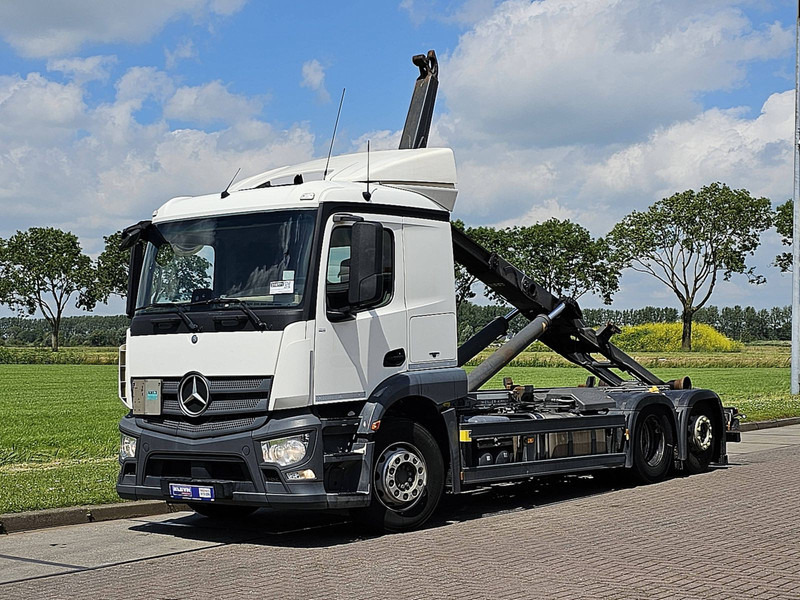 Mercedes-Benz ACTROS 2543 6X2 STEERAXLE HOOK - Camião polibenne: foto 2 Mercedes-Benz ACTROS 2543 6X2 STEERAXLE HOOK - Camião polibenne: foto 2